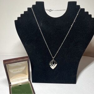 Vintage Silver-tone Necklace. Pendant.